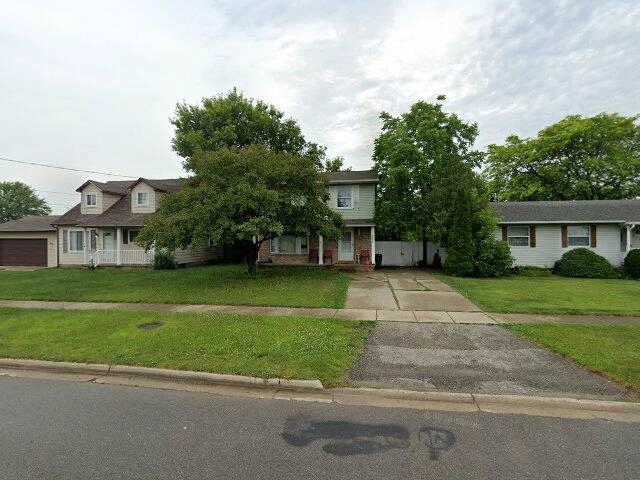 House image located at Burton, MI 48529
