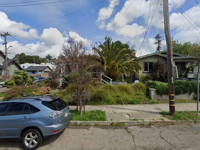 House image located at Oakland, CA 94605