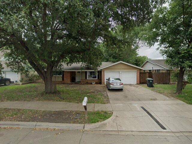 House image located at Arlington, TX 76010