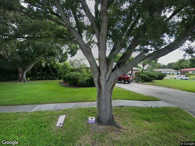 House image located at Saint Petersburg, FL 33702
