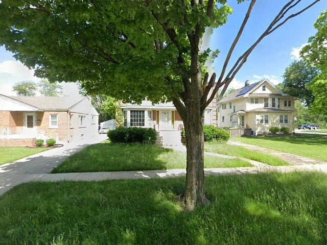 House image located at Broadview, IL 60155