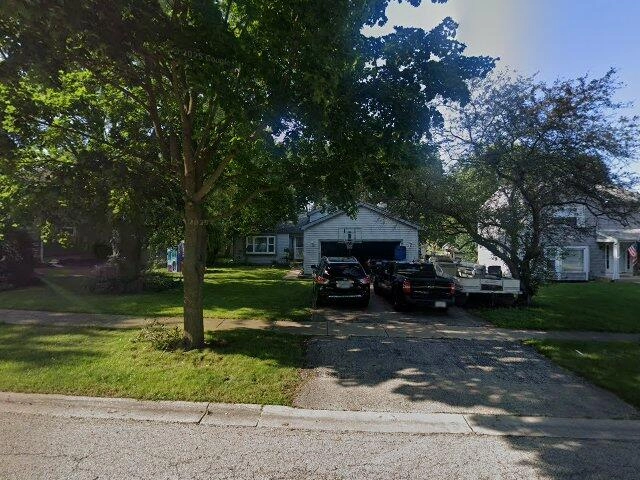 House image located at Grayslake, IL 60030