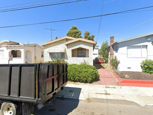 House image located at Oakland, CA 94601