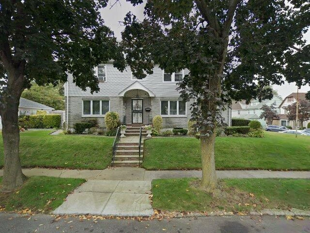 House image located at Saint Albans, NY 11412