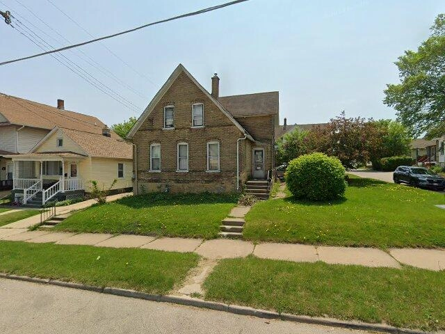 House image located at Racine, WI 53404