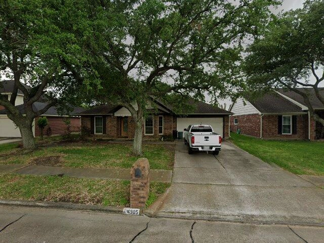 House image located at La Porte, TX 77571