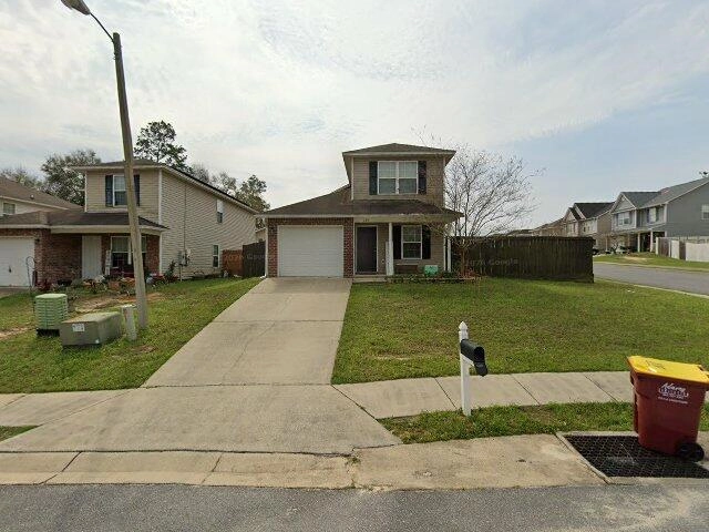 House image located at Crestview, FL 32539