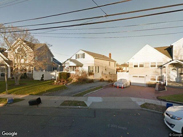 House image located at Oceanside, NY 11572