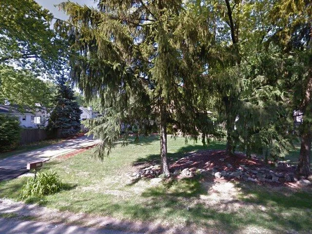 House image located at Glen Ellyn, IL 60137