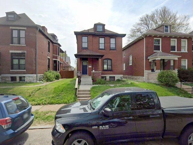 House image located at Saint Louis, MO 63111