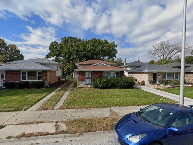 House image located at Dolton, IL 60419