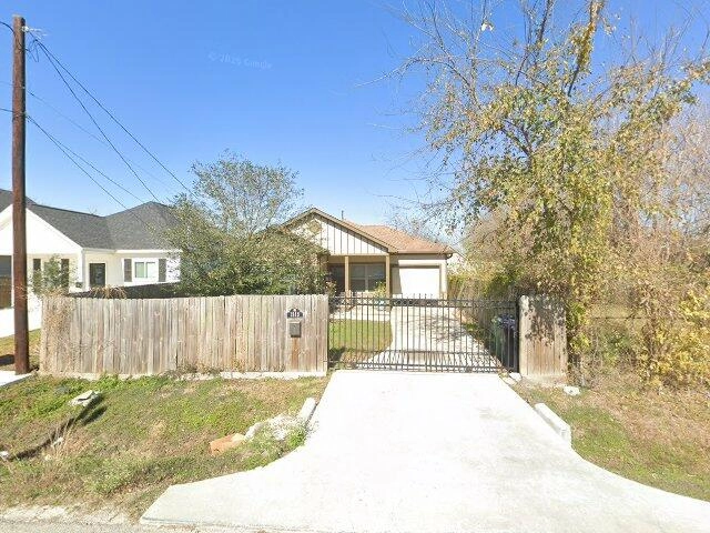 House image located at Houston, TX 77028