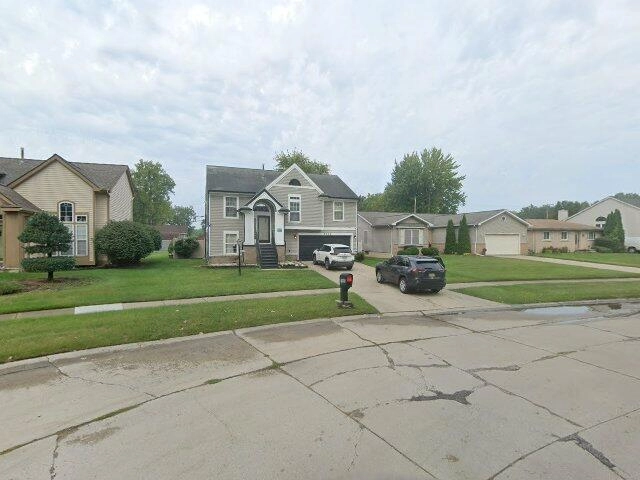 House image located at Romulus, MI 48174