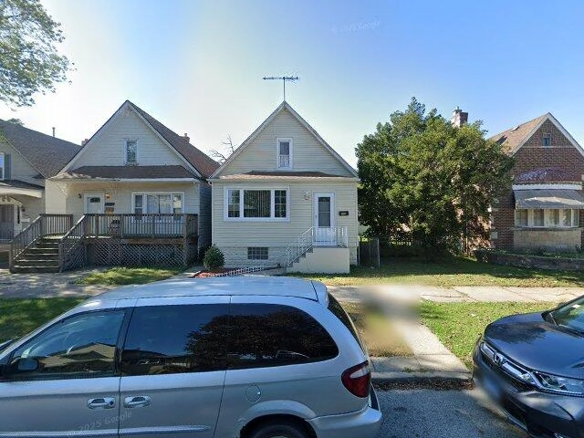 House image located at Chicago, IL 60633