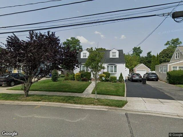 House image located at Farmingdale, NY 11735