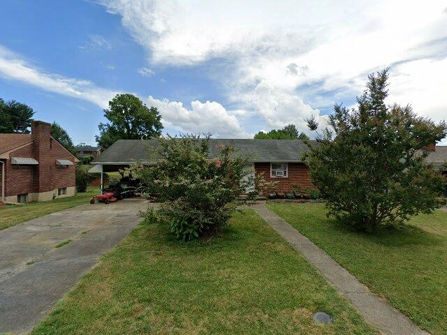 House image located at Salem, VA 24153