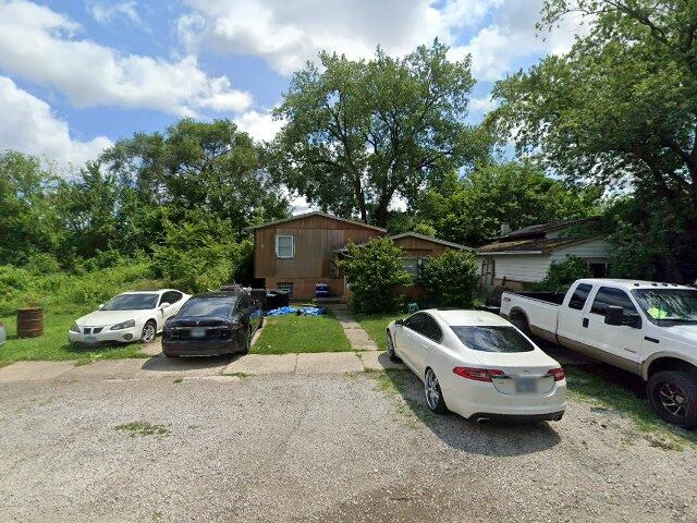 House image located at Robbins, IL 60472