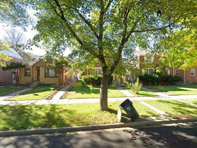 House image located at Broadview, IL 60155