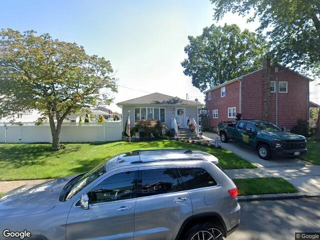 House image located at Massapequa Park, NY 11762