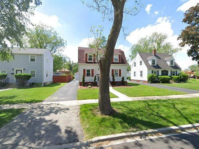 House image located at Broadview, IL 60155