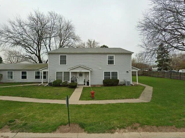 House image located at Aurora, IL 60506