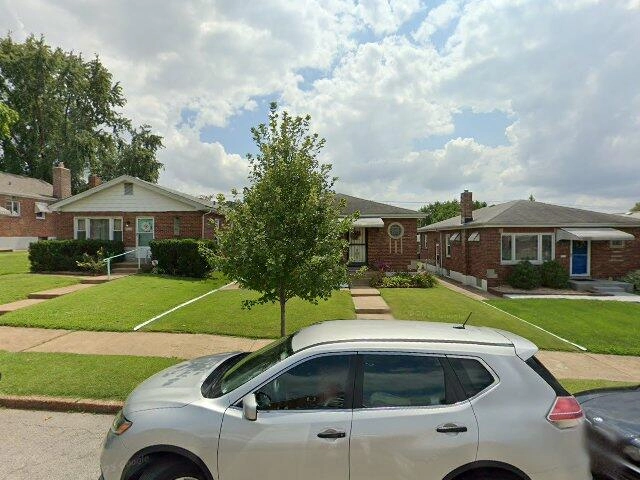 House image located at Saint Louis, MO 63139