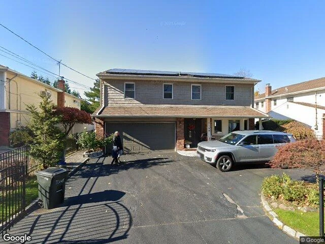 House image located at Hewlett, NY 11557