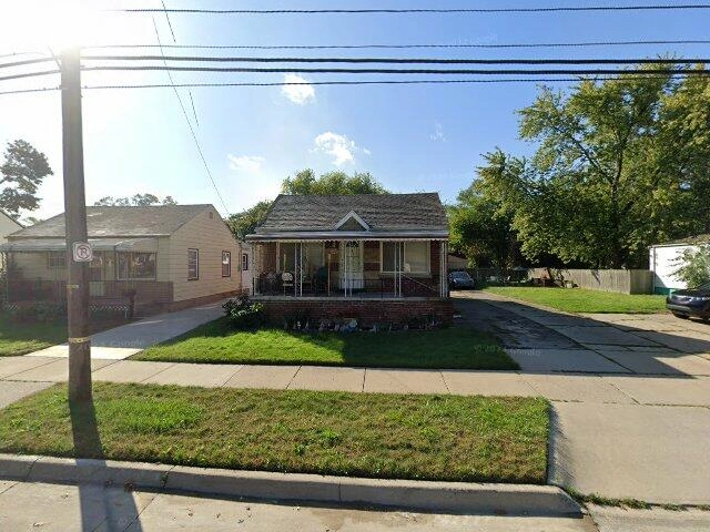 House image located at Warren, MI 48089
