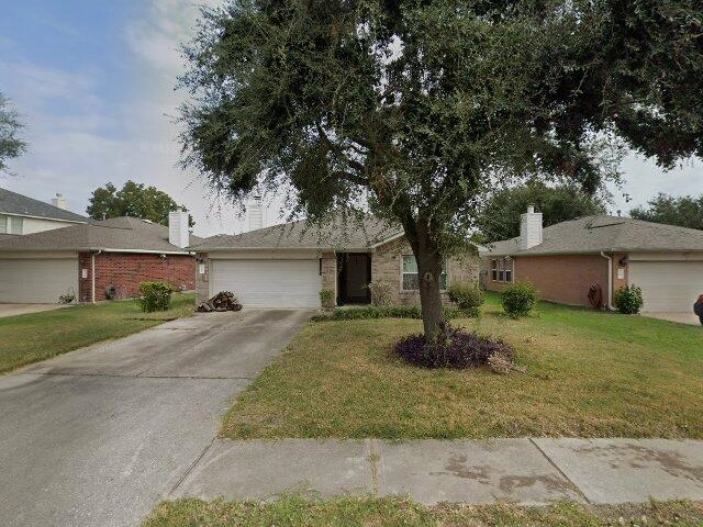 House image located at Houston, TX 77014