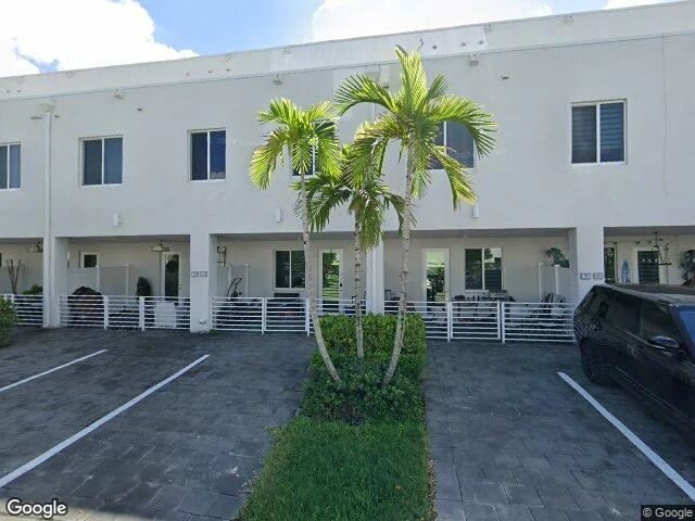 House image located at Miami, FL 33178