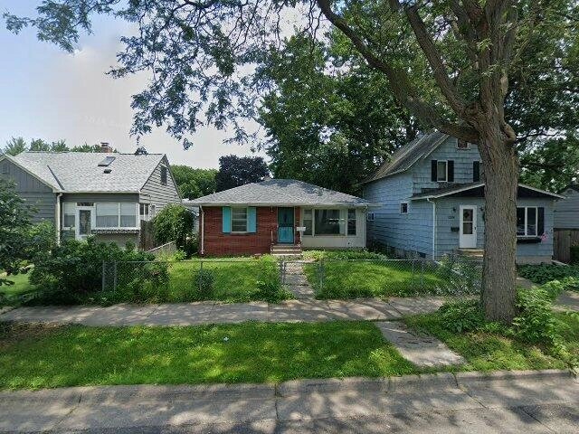 House image located at Saint Paul, MN 55117