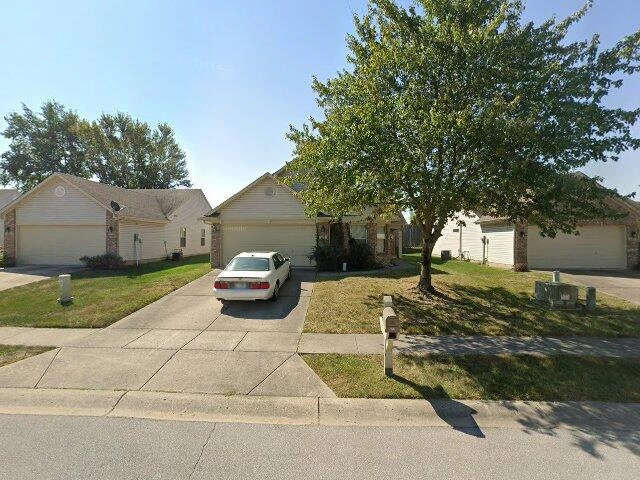 House image located at Brownsburg, IN 46112