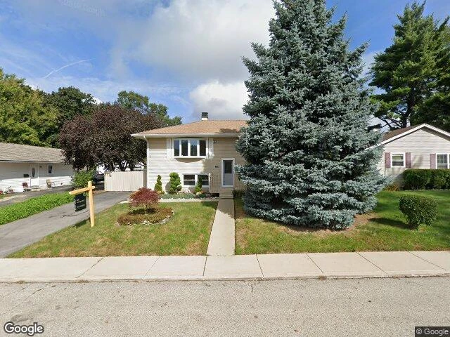 House image located at Carpentersville, IL 60110