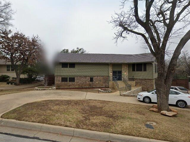 House image located at Arlington, TX 76012