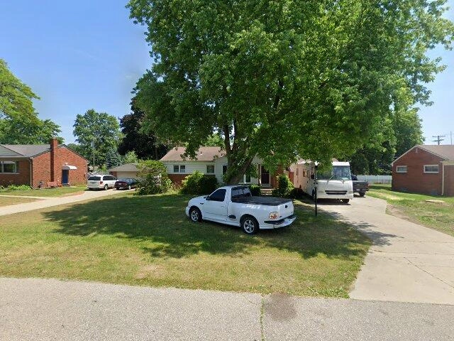 House image located at Utica, MI 48317