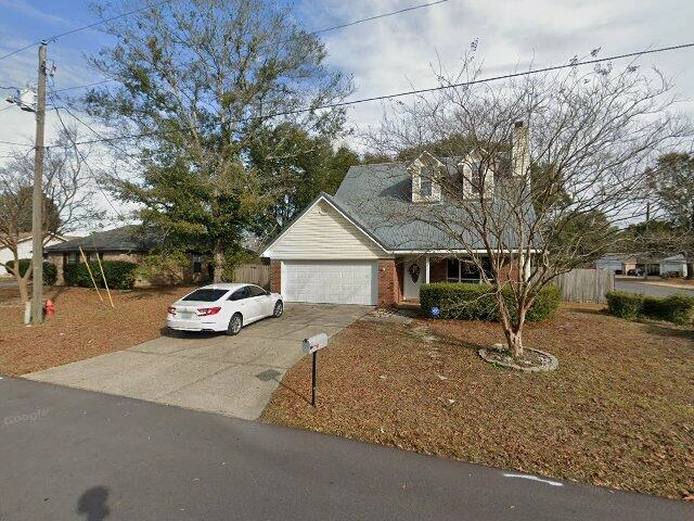House image located at Crestview, FL 32539