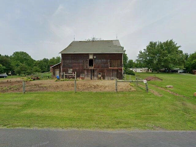 House image located at Walnutport, PA 18088