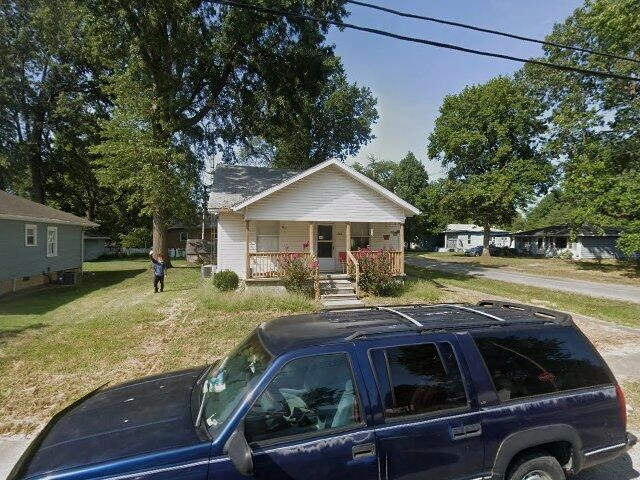 House image located at Benton, IL 62812