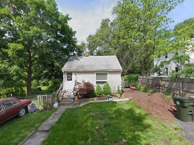 House image located at Saint Charles, IL 60174