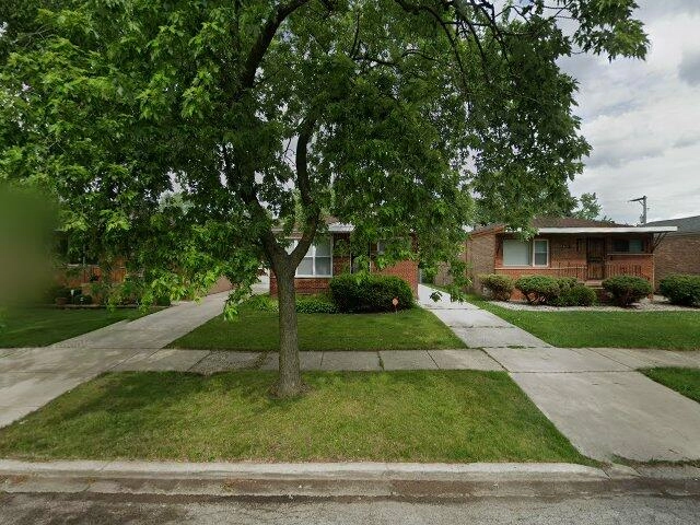 House image located at Chicago, IL 60643