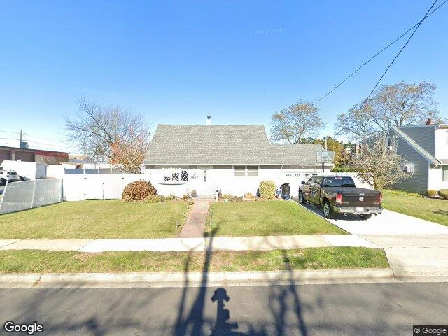 House image located at Oceanside, NY 11572