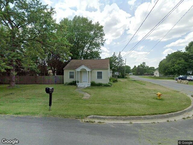 House image located at Burton, MI 48509