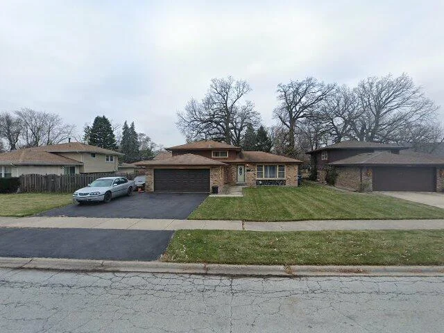 House image located at South Holland, IL 60473