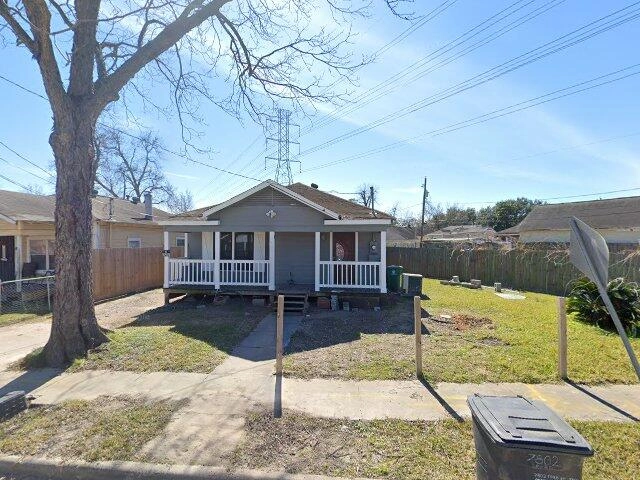House image located at Houston, TX 77012