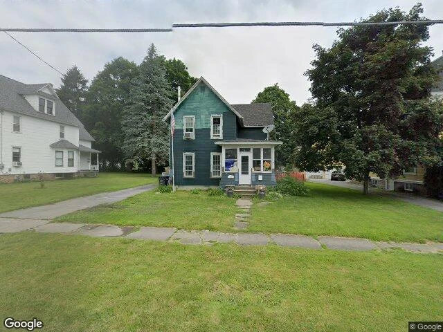 House image located at Newark, NY 14513