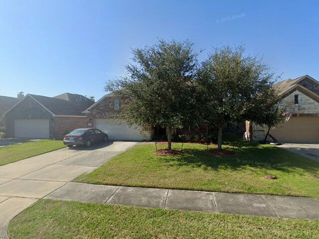 House image located at League City, TX 77573
