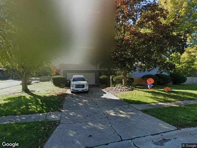 House image located at Moline, IL 61265