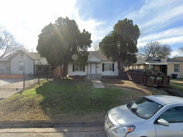 House image located at Fort Worth, TX 76105