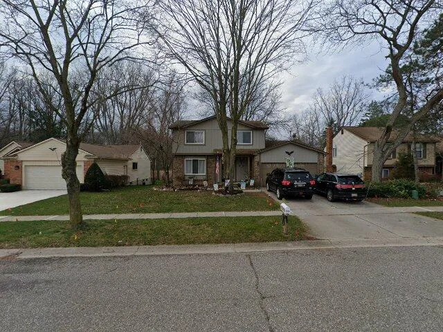 House image located at Brighton, MI 48116