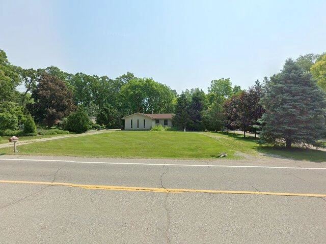 House image located at Rochester, MI 48307